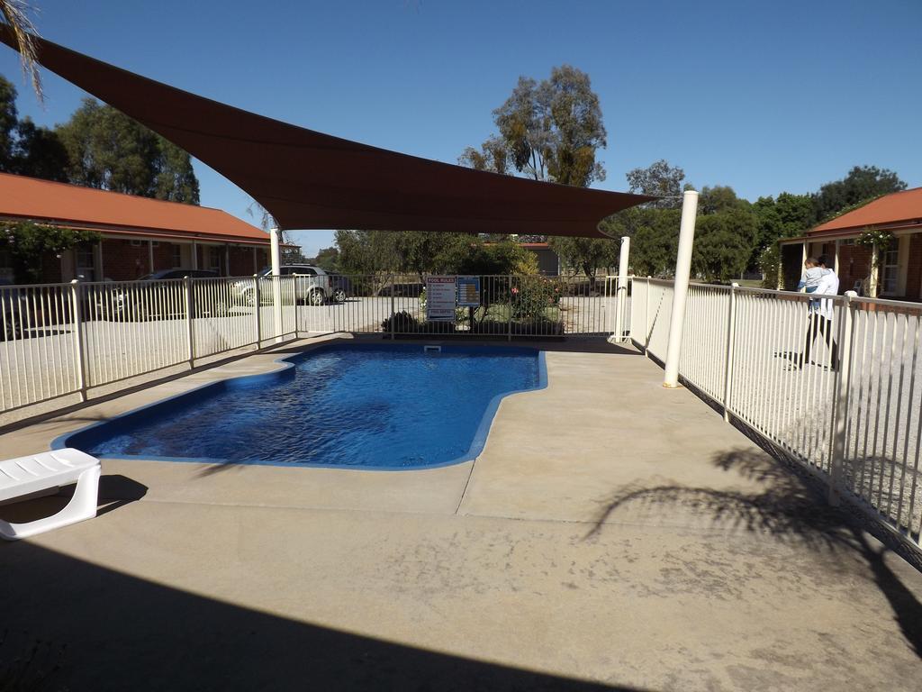 Lydoun Motel 奇尔特恩 外观 照片
