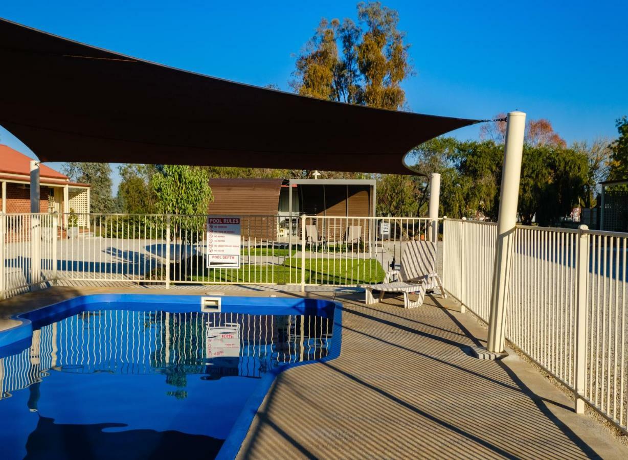 Lydoun Motel 奇尔特恩 外观 照片